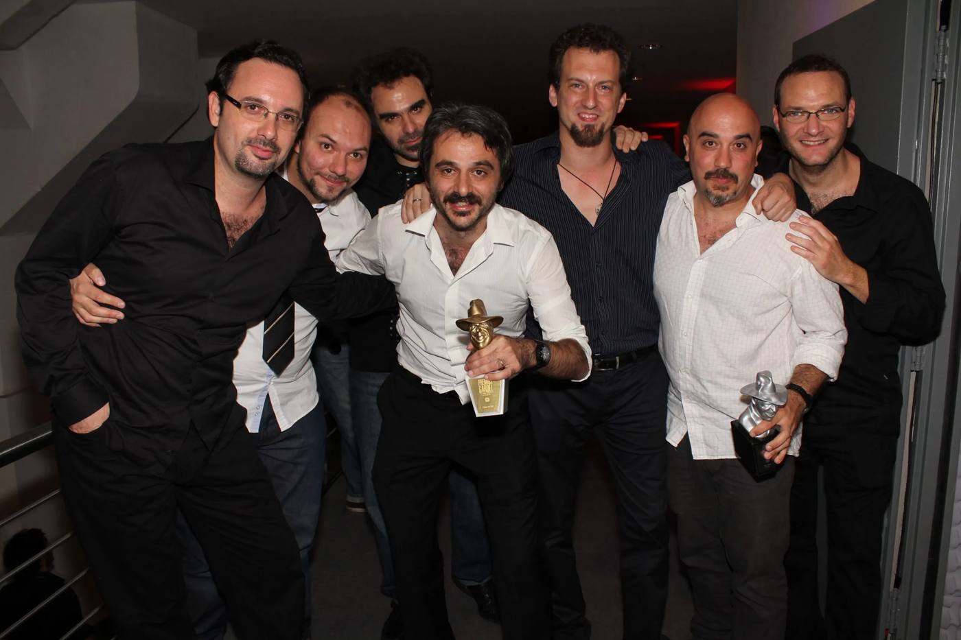 Escalandrum celebrando el Gardel de Oro